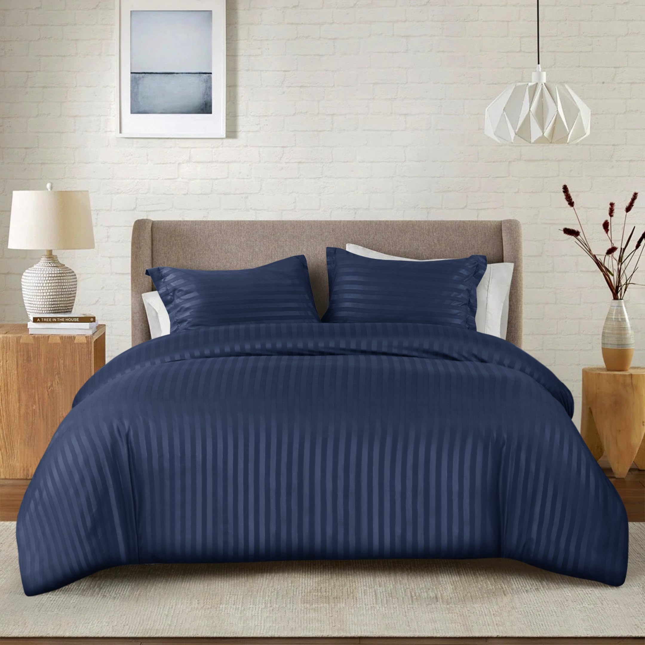 Opulent Dreams Striped Duvet Cover Set – Ultra-Soft Microfibre Bedding Set – with Quilt Cover and 2 Pillowcases