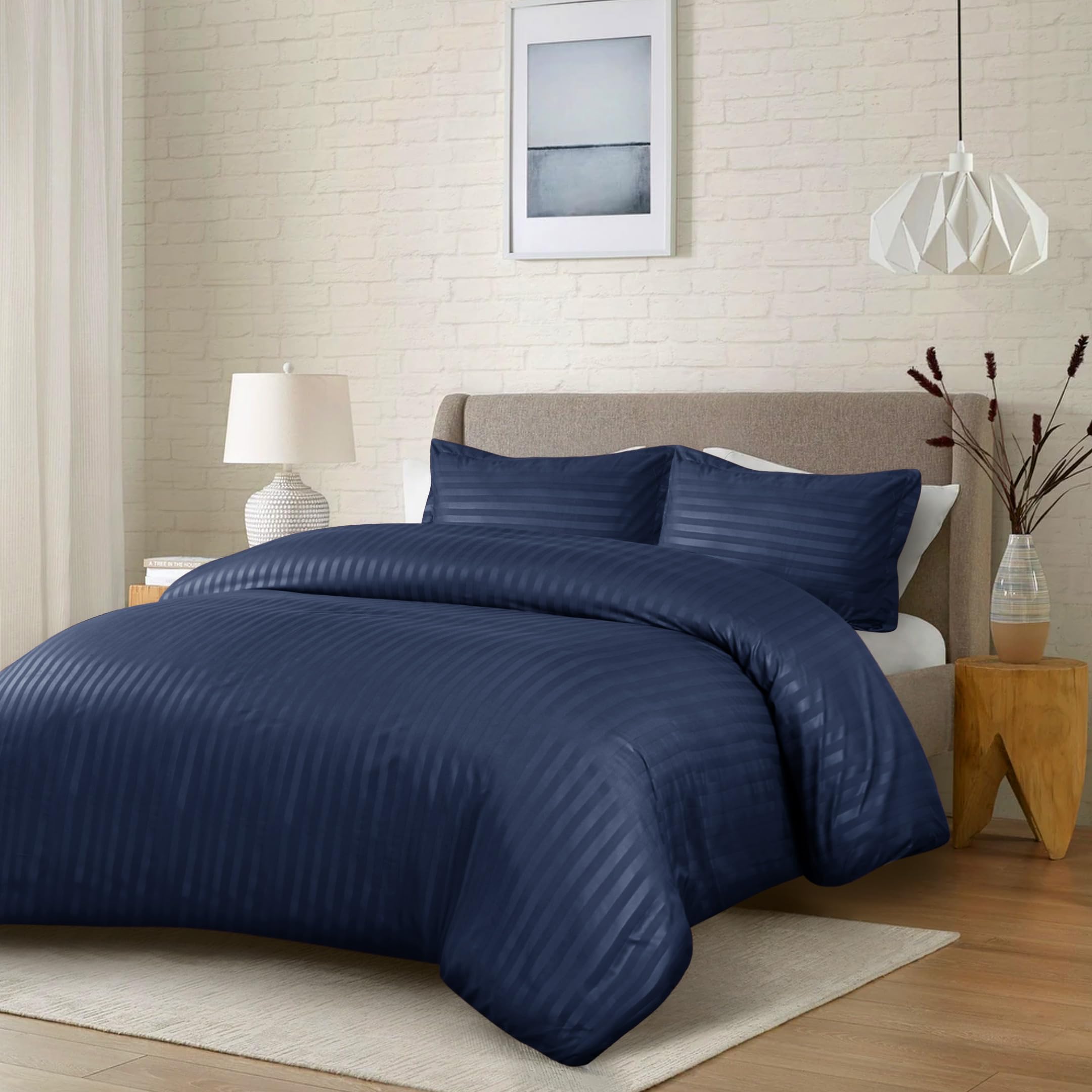 Opulent Dreams Striped Duvet Cover Set – Ultra-Soft Microfibre Bedding Set – with Quilt Cover and 2 Pillowcases