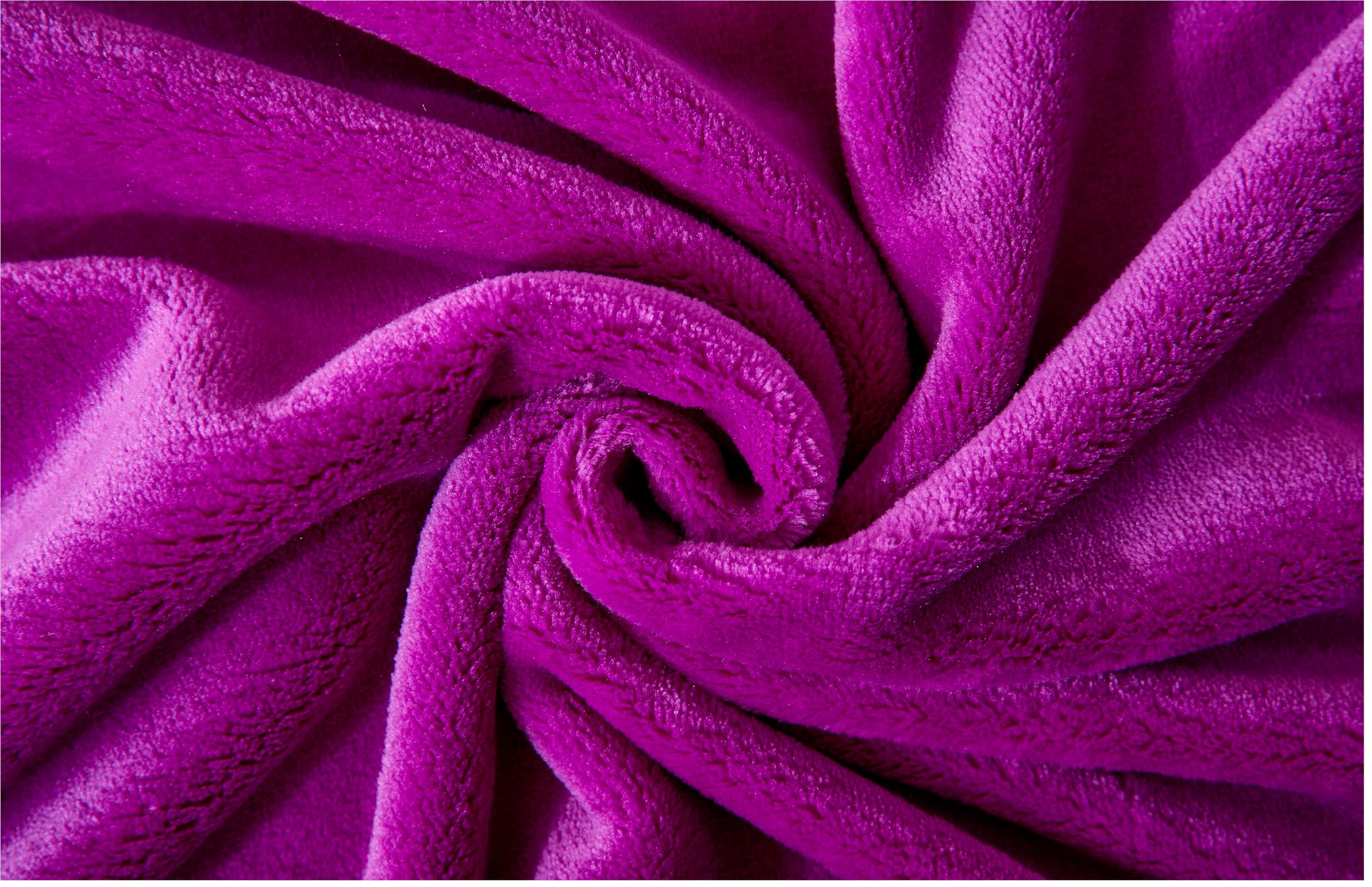 Luxury Mink Fleece Throw Blanket – Soft & Cosy