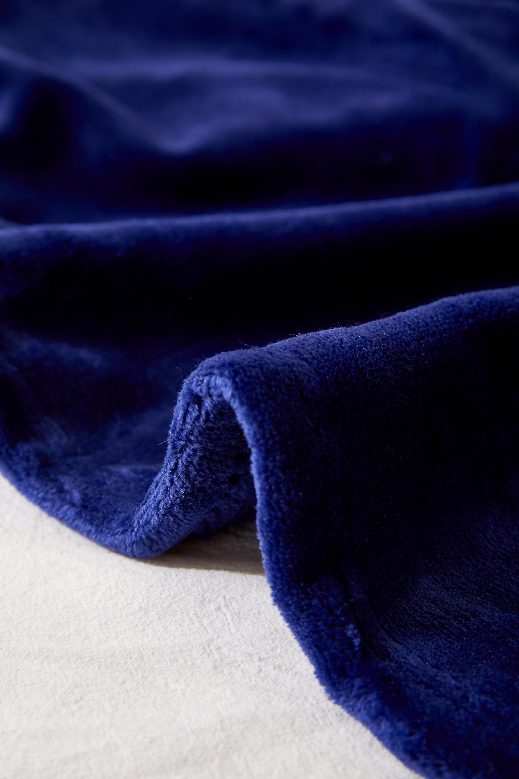 OpulentDreams Mink Fleece Blanket Throw for Beds, Sofas, and Travel - Soft, Warm and Fluffy Comfort - Opulent Dreams