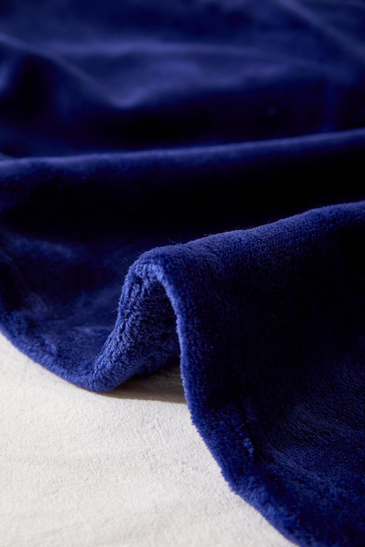 Luxury Mink Fleece Throw Blanket – Soft & Cosy
