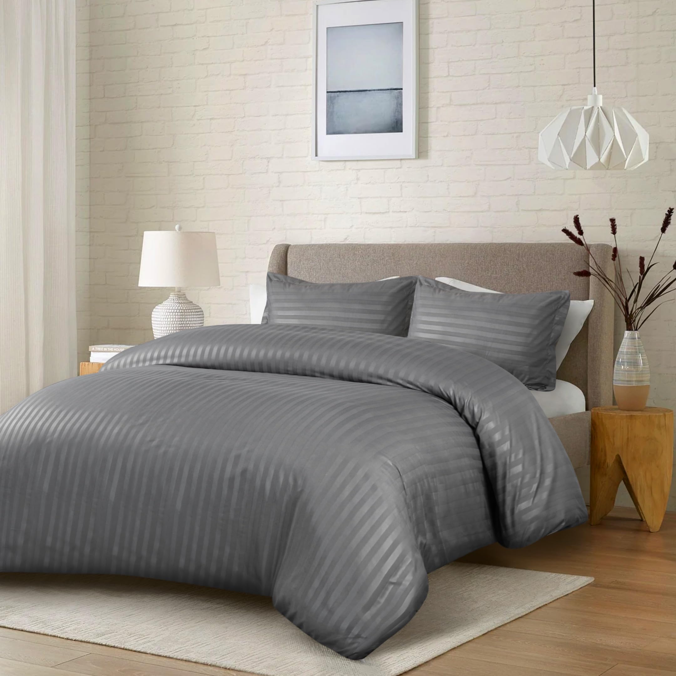 Opulent Dreams Striped Duvet Cover Set – Ultra-Soft Microfibre Bedding Set – with Quilt Cover and 2 Pillowcases