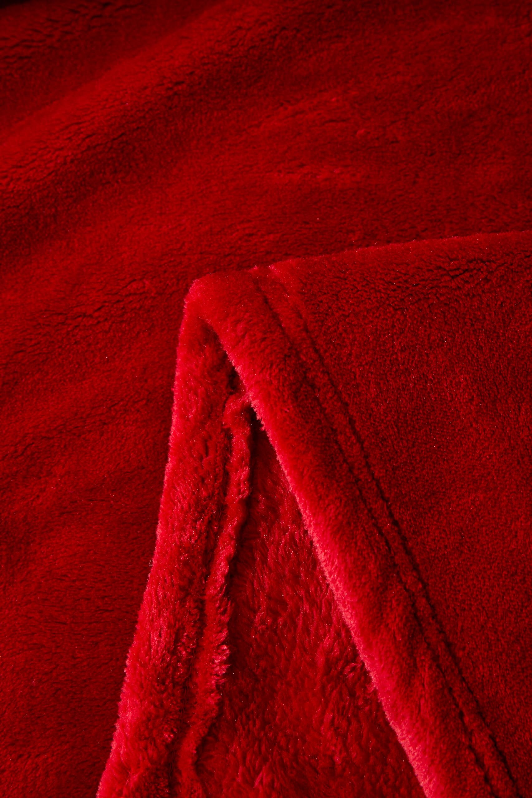 Luxury Mink Fleece Throw Blanket – Soft & Cosy