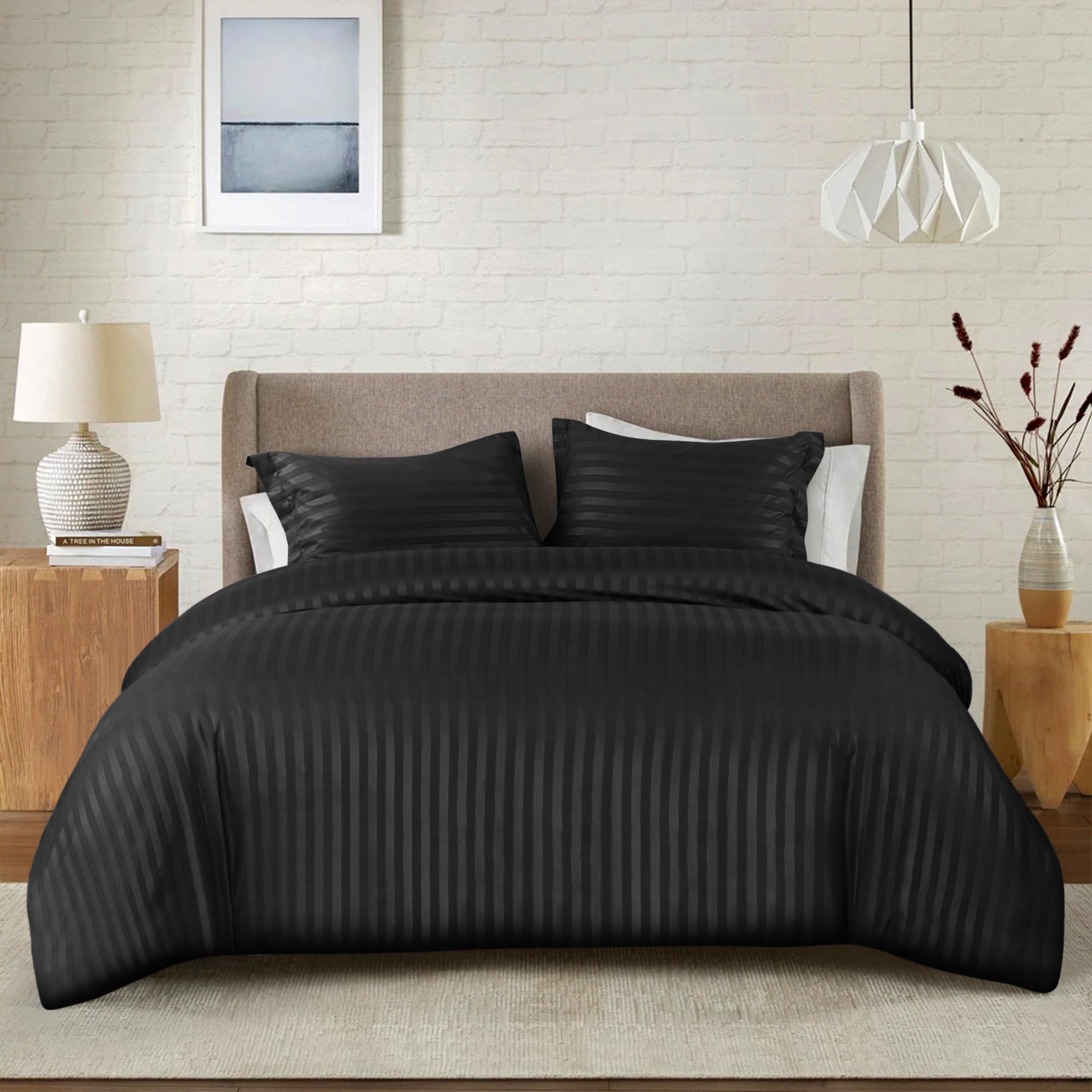 Opulent Dreams Striped Duvet Cover Set – Ultra-Soft Microfibre Bedding Set – with Quilt Cover and 2 Pillowcases