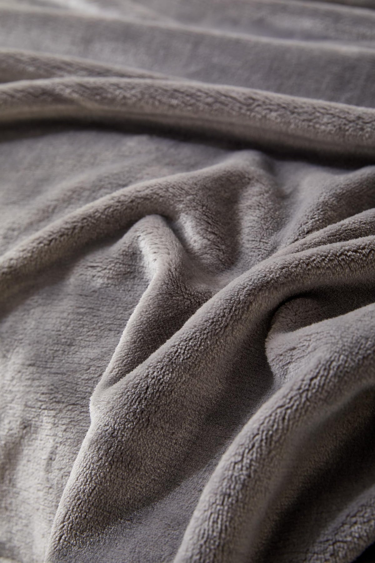 Luxury Mink Fleece Throw Blanket – Soft & Cosy